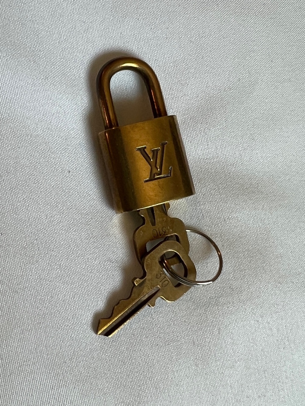Authentic Louis Vuitton Lock & Key #310 Gold Brass Padlock + 2 Keys